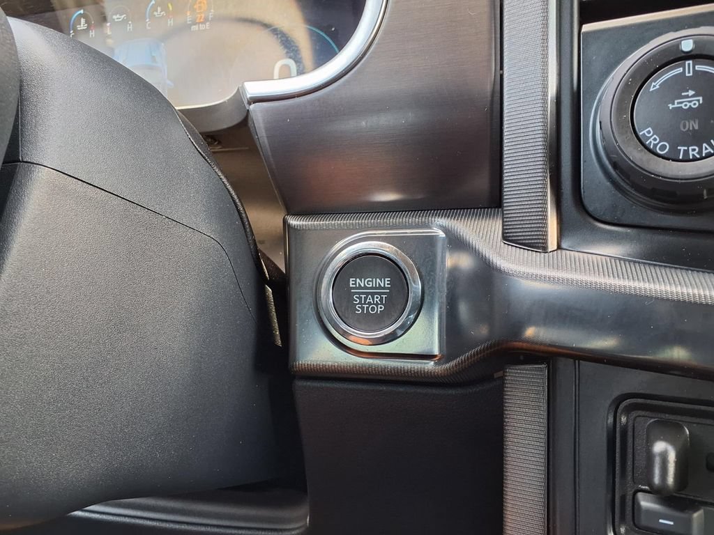Used 2025 Ford F150 Platinum w/ FX4 Off-Road Package AWD/4WD image 34