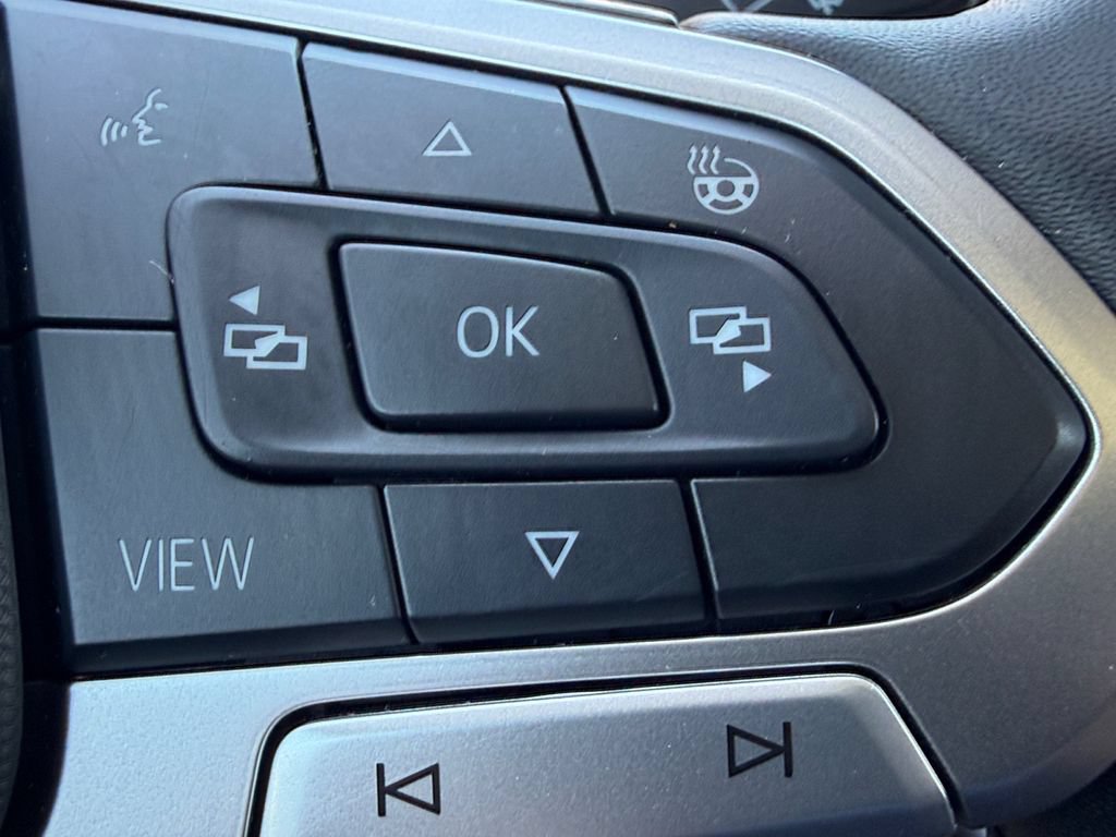 Used 2025 Volkswagen Atlas Peak Edition SE AWD/4WD image 18