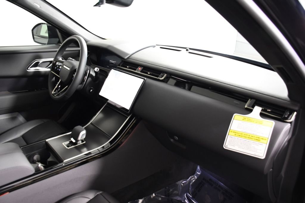 New 2026 Land Rover Range Rover Velar Dynamic SE AWD/4WD image 19