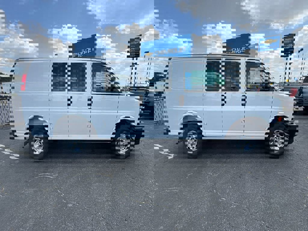 New 2026 Chevrolet Express 2500 image 5