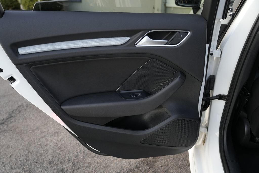 Used 2016 Audi A3 e-tron Premium Plus image 29