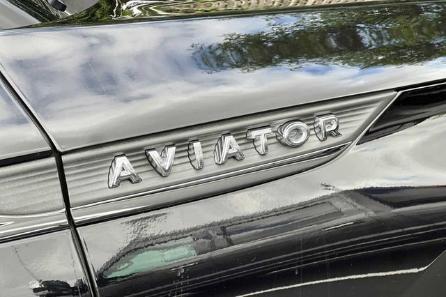 Used 2025 Lincoln Aviator Reserve w/ Equipment Group 201A image 9