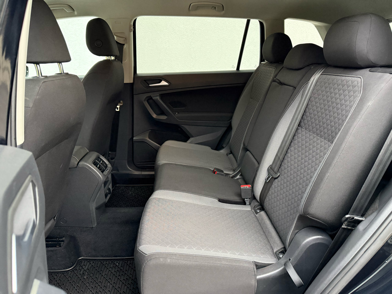 Used 2021 Volkswagen Tiguan S image 3