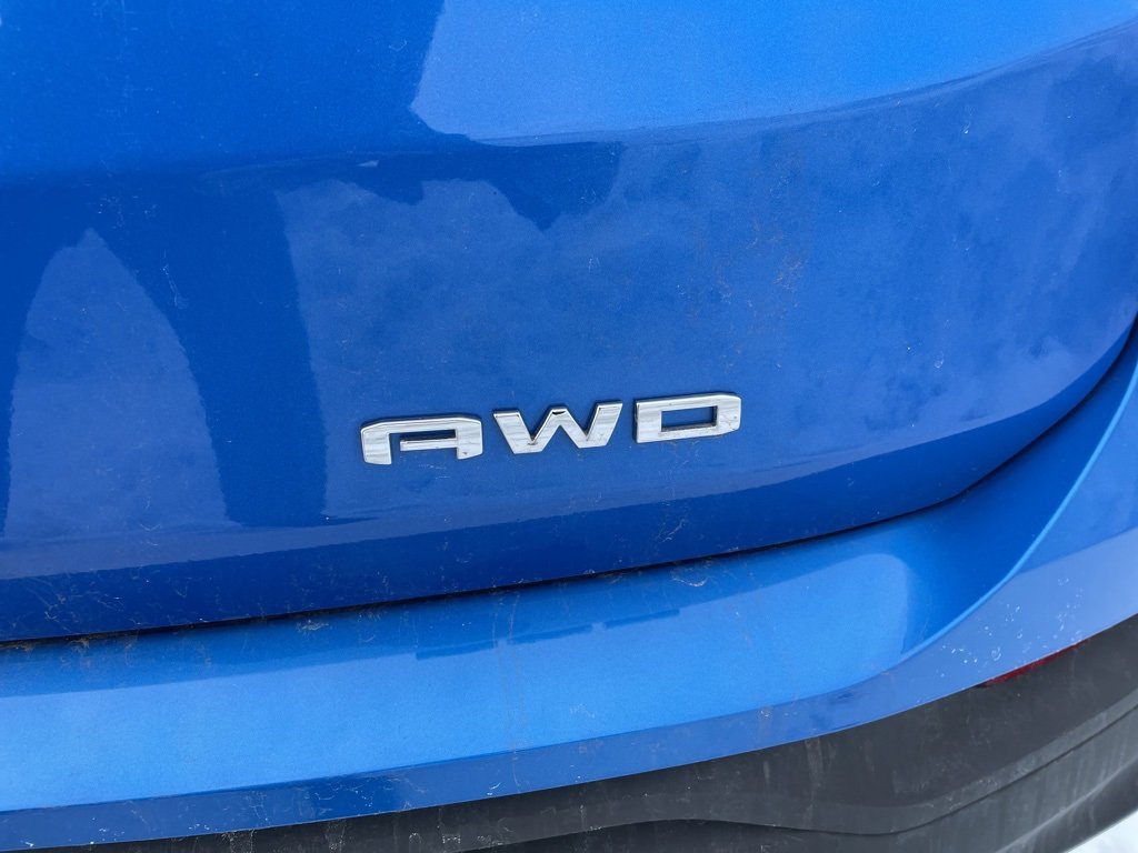 Used 2024 GMC Terrain SLE w/ Driver Convenience Package image 5