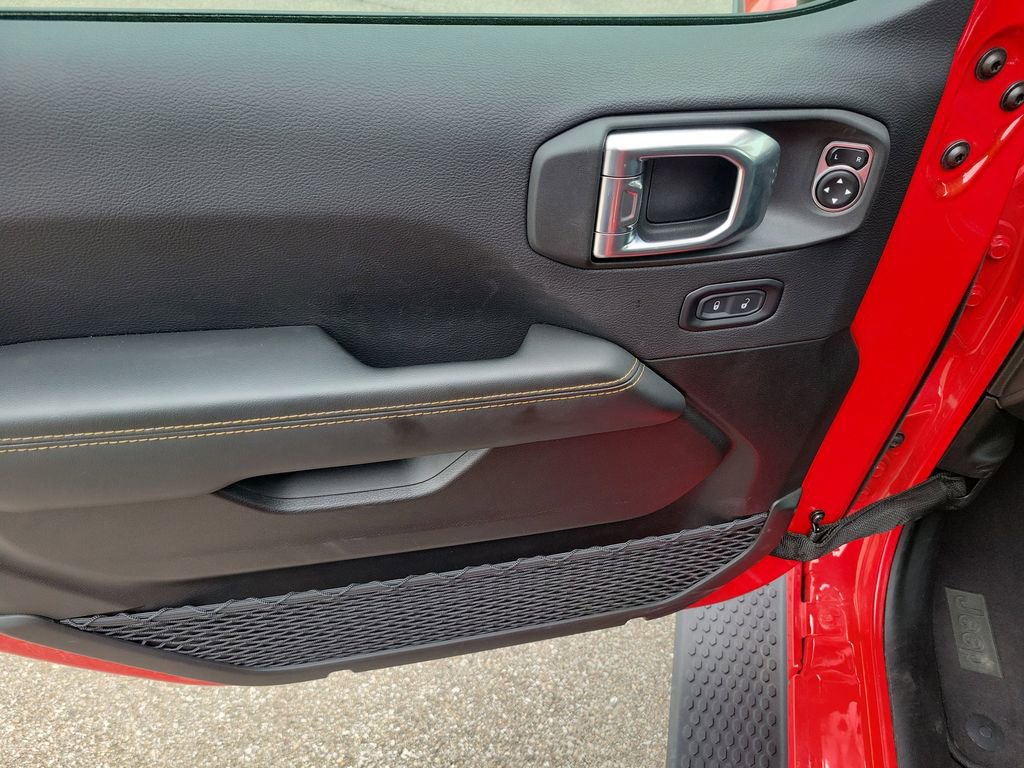 Used 2025 Jeep Wrangler Unlimited Sahara image 23