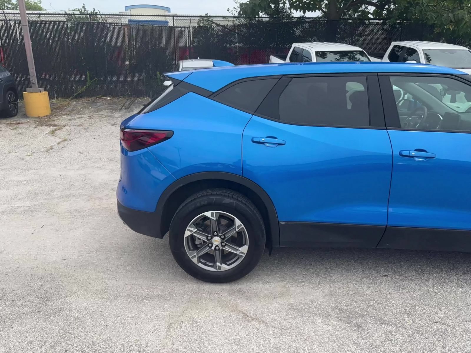 Used 2025 Chevrolet Blazer LT FWD image 9