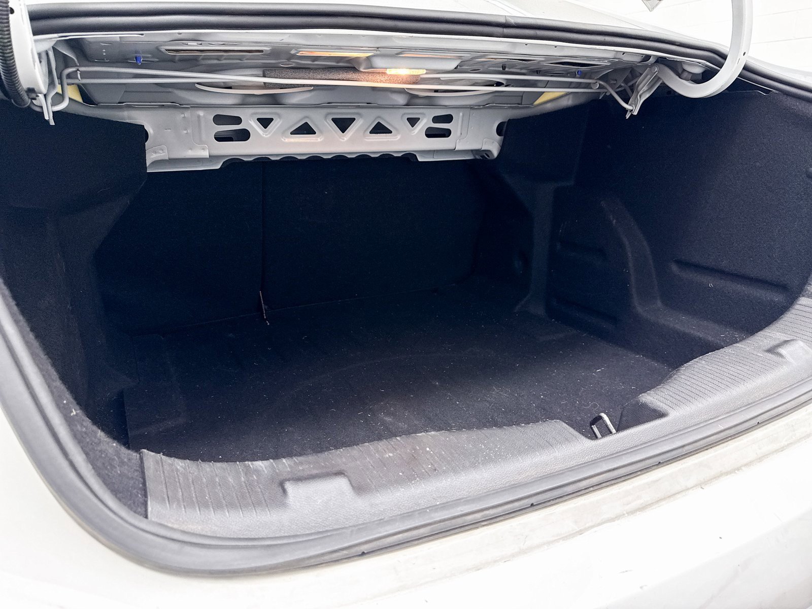 Used 2018 Chevrolet Cruze LT w/ RS Package image 30