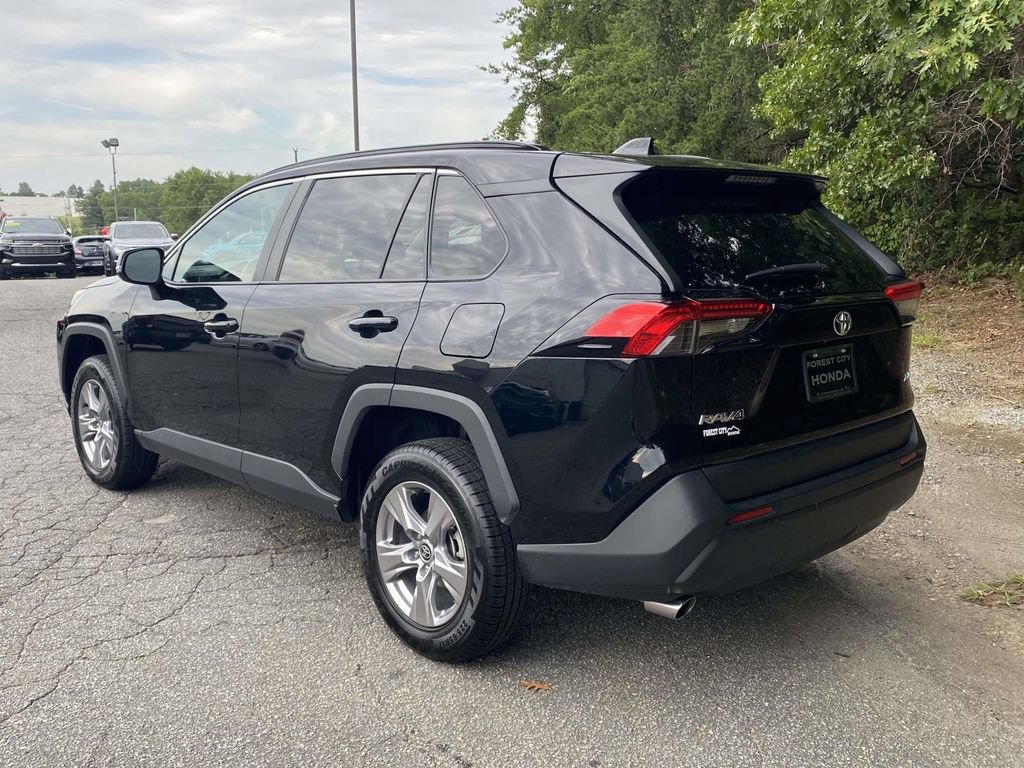 Used 2024 Toyota RAV4 XLE FWD image 3