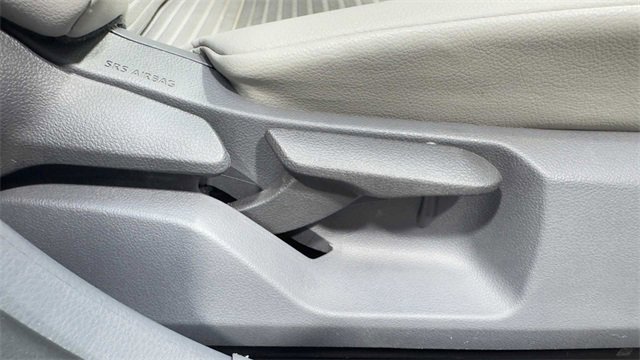 Used 2021 Toyota Camry SE w/ Convenience Package image 13