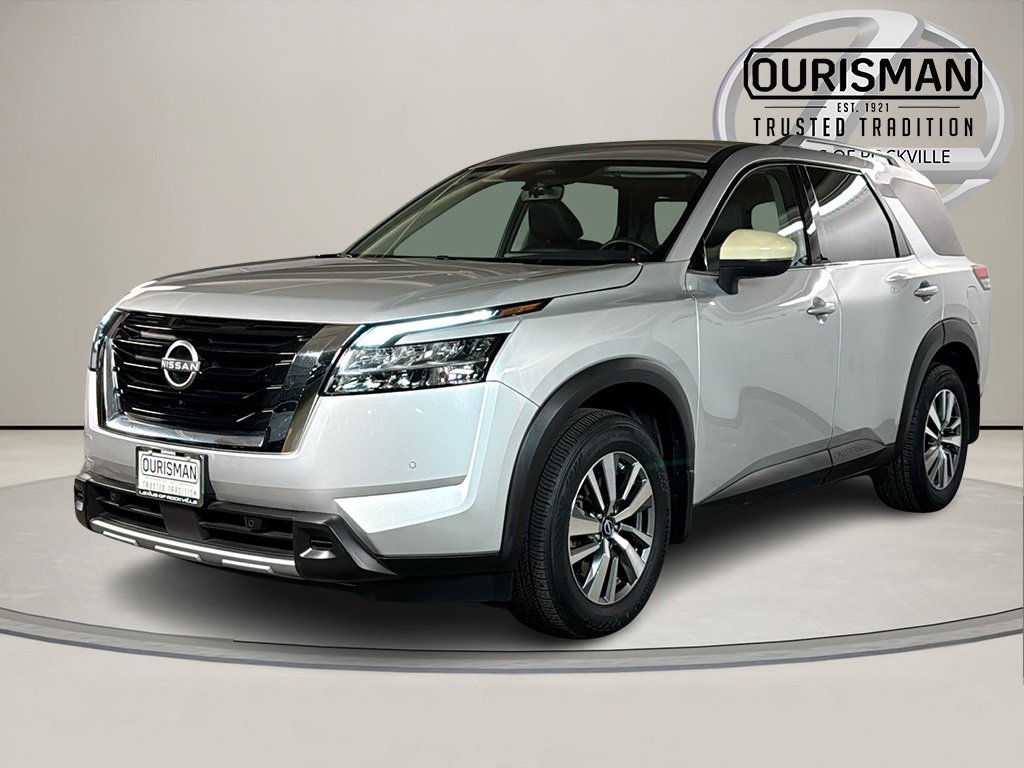 Used 2024 Nissan Pathfinder SL image 2