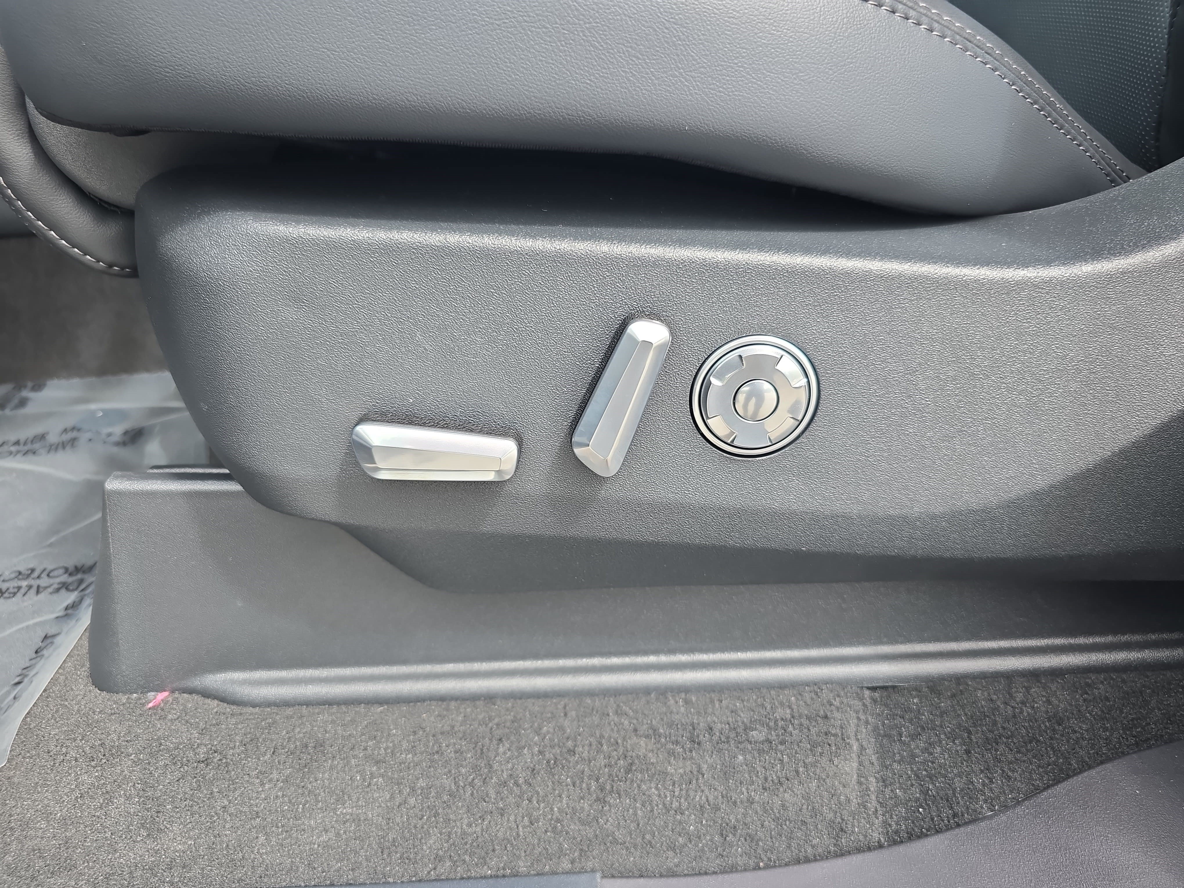 New 2027 Lincoln Navigator Reserve AWD/4WD image 30