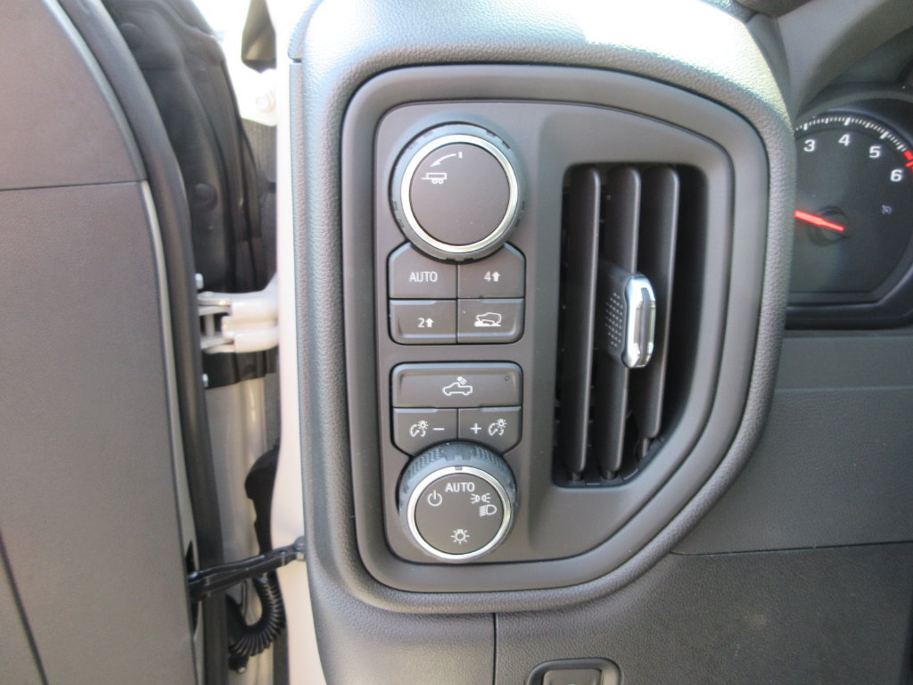 New 2026 Chevrolet Silverado 1500 Custom w/ Turbomax Blackout Package AWD/4WD image 24