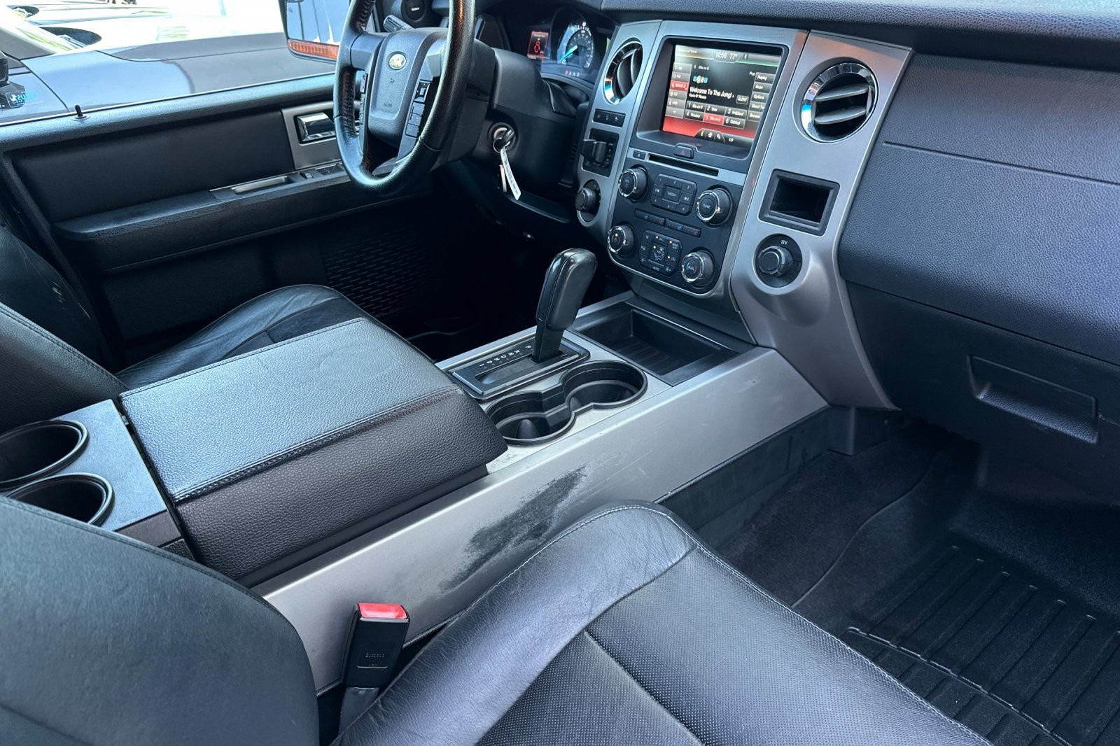Used 2015 Ford Expedition EL XLT w/ Equipment Group 202A AWD/4WD image 19
