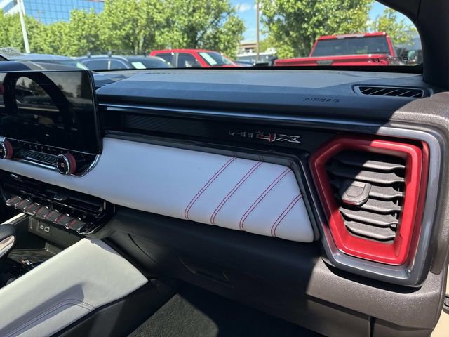 Used 2024 GMC Canyon AT4X AWD/4WD image 11