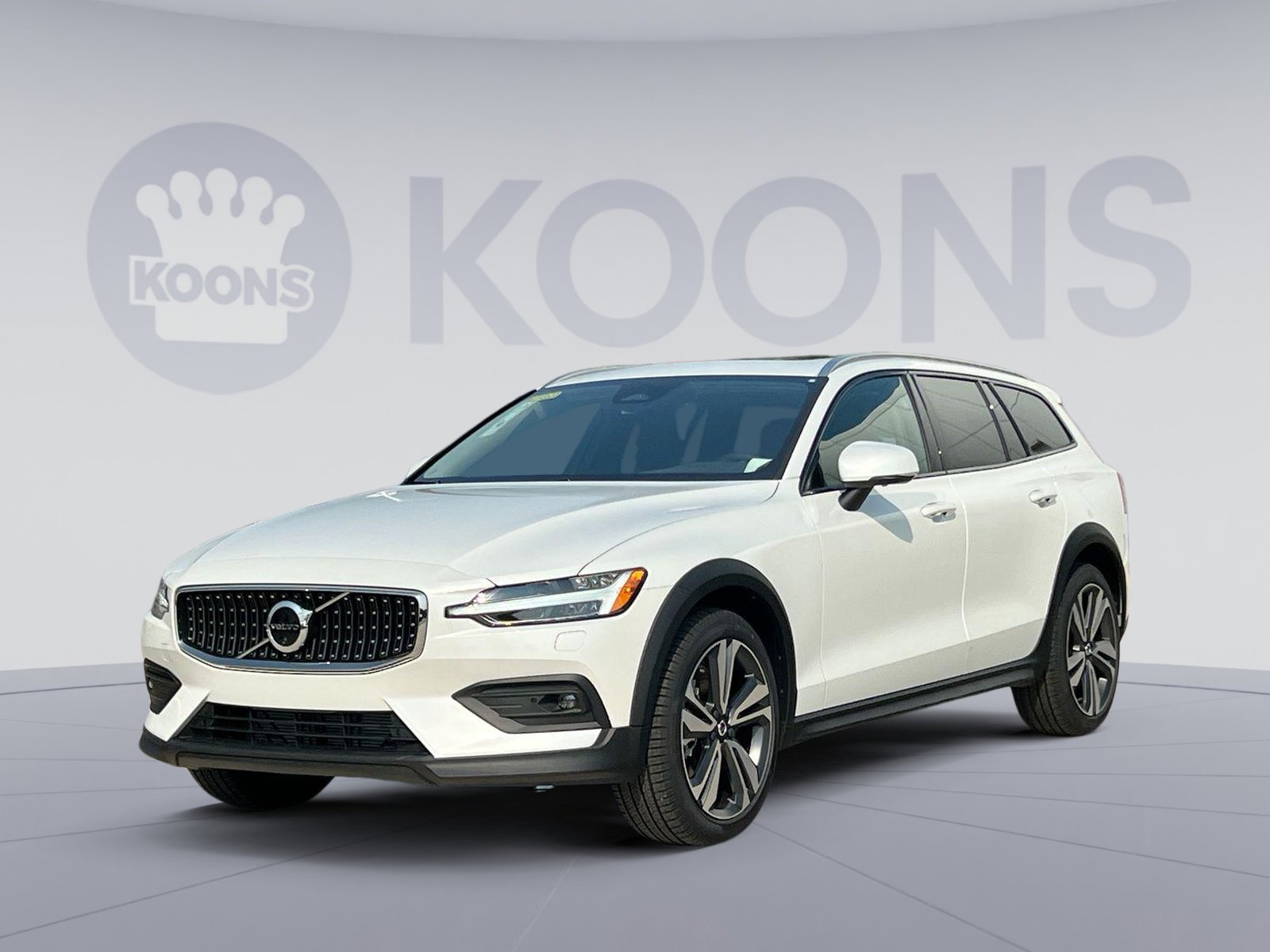 New 2025 Volvo V60 B5 Cross Country Plus w/ Protection Package Premier