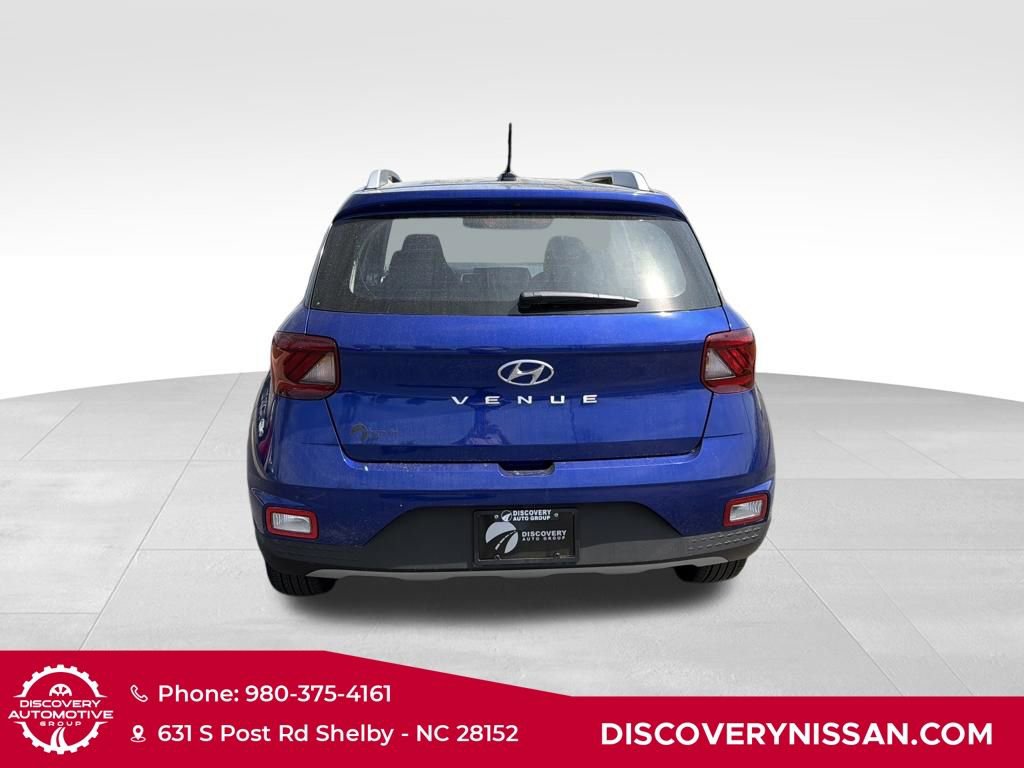 Used 2023 Hyundai Venue Limited image 5