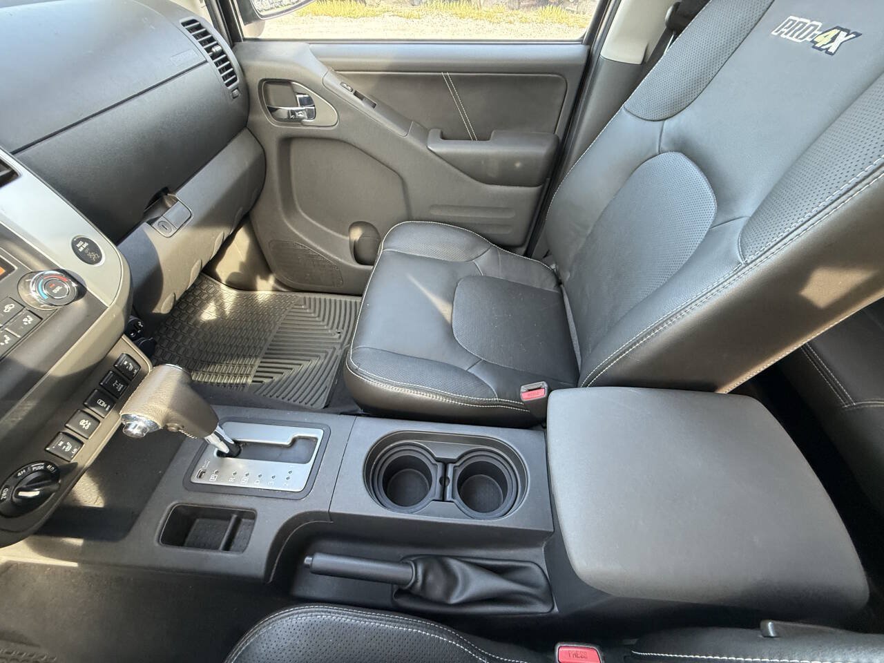 Used 2019 Nissan Frontier PRO-4X w/ Pro-4x Luxury Package AWD/4WD image 12