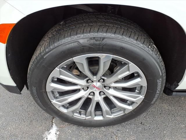 Used 2021 GMC Yukon Denali w/ Denali Premium Package image 13