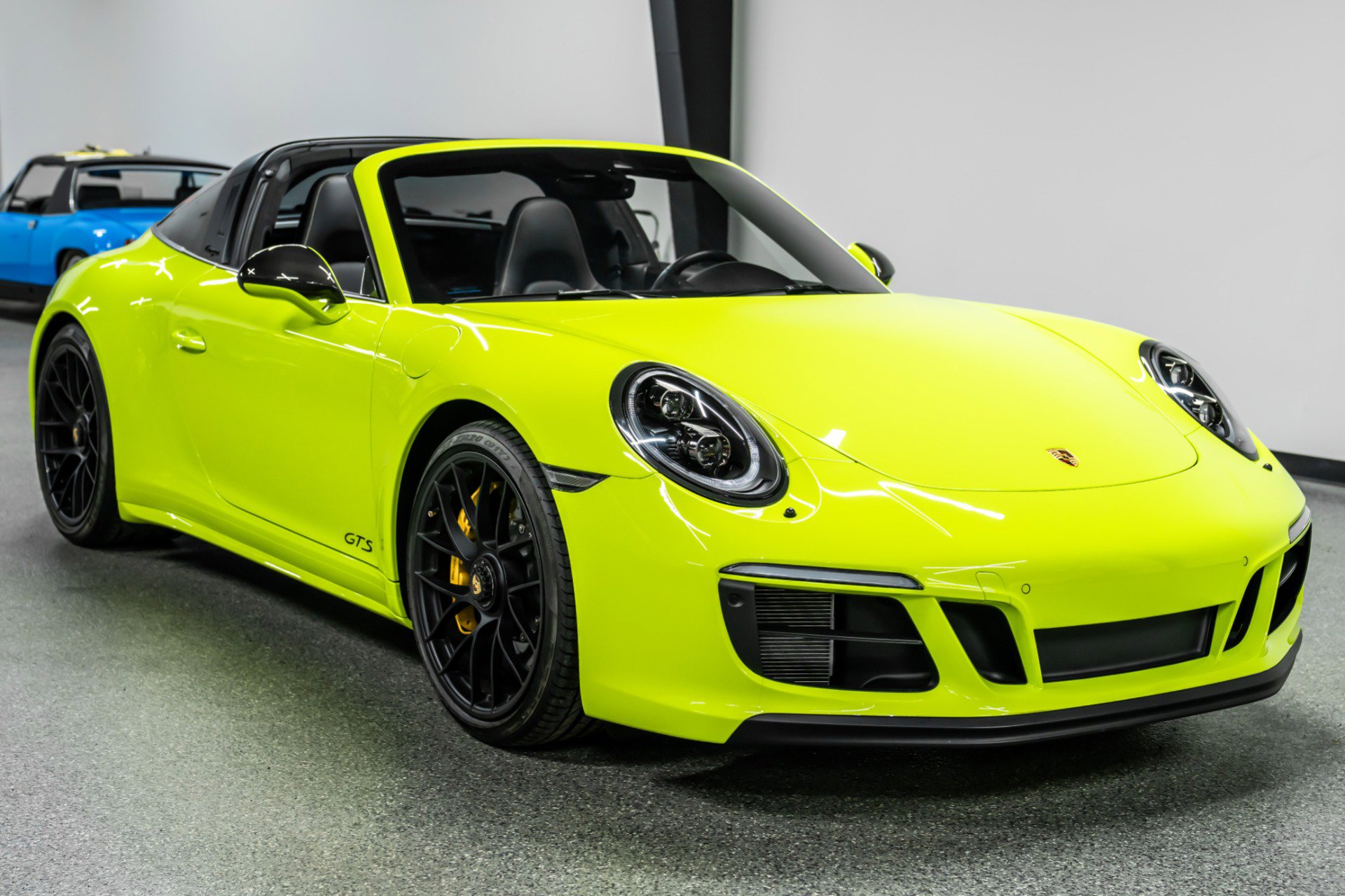 Used 2018 Porsche 911 Targa 4 GTS image 3