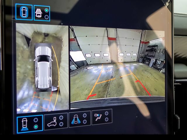 New 2026 GMC Yukon AT4 w/ AT4 Premium Package AWD/4WD image 17