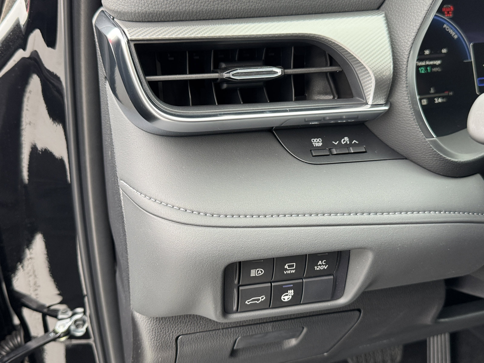 New 2026 Toyota Highlander Platinum AWD/4WD image 17
