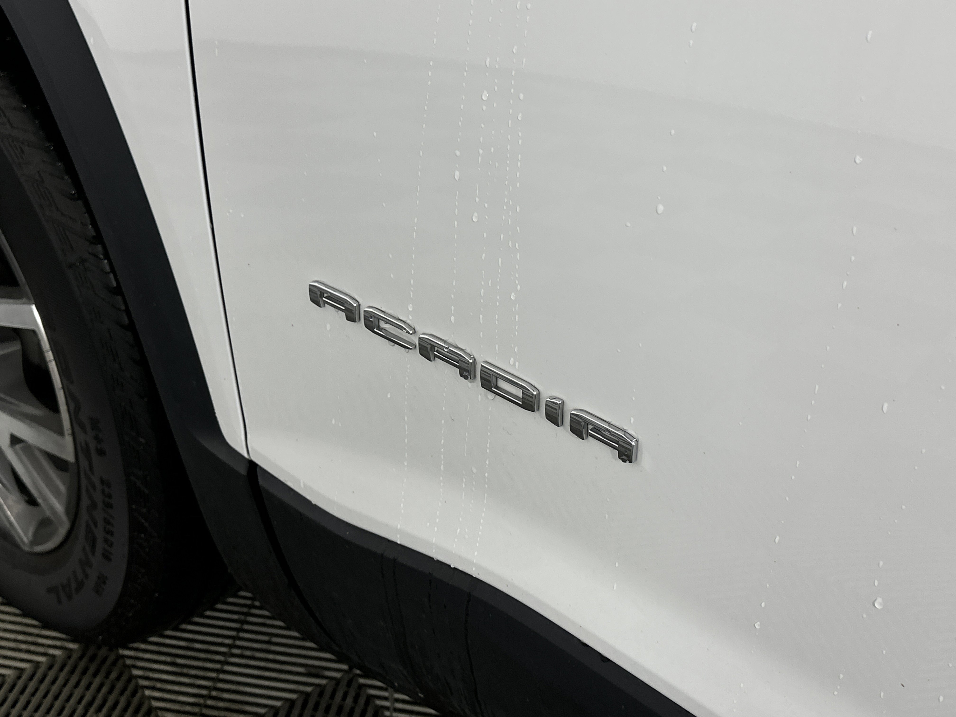 Used 2023 GMC Acadia SLE w/ Driver Convenience Package image 20