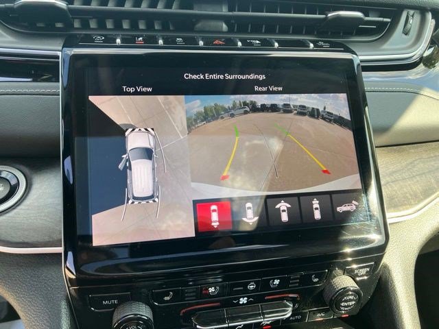 Certified 2023 Jeep Grand Cherokee Limited w/ Luxury Tech Group II AWD/4WD image 21