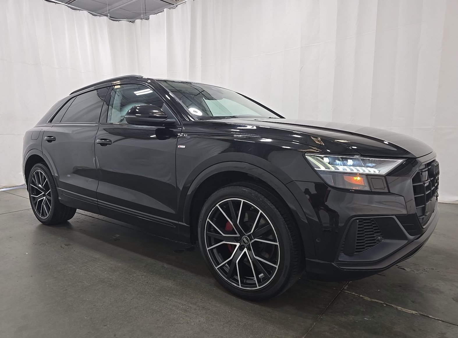 Used 2023 Audi Q8 Premium Plus w/ Premium Plus Package AWD/4WD image 3