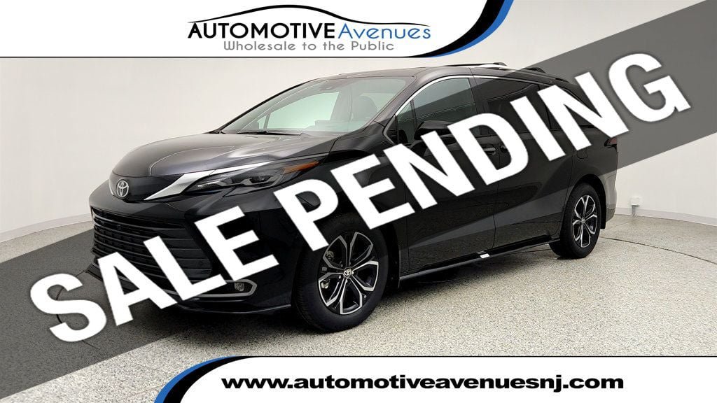 Used 2026 Toyota Sienna Platinum AWD/4WD image 1