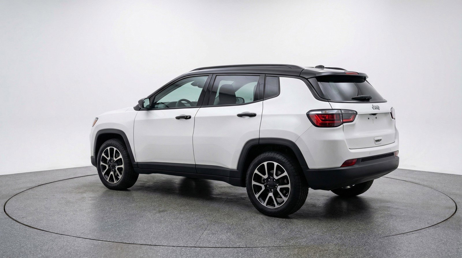 Used 2025 Jeep Compass Trailhawk AWD/4WD image 6