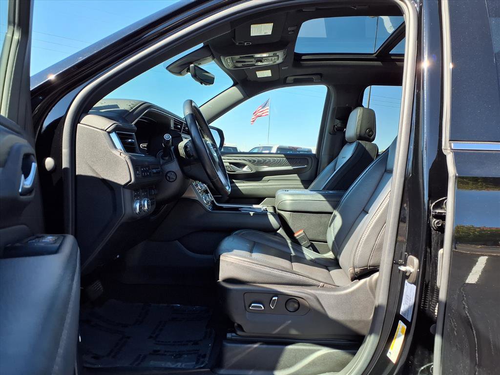 Used 2022 GMC Yukon XL Denali w/ Denali Premium Package image 27