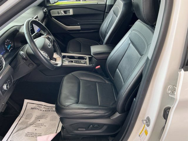 Used 2022 Ford Explorer Limited w/ Equipment Group 301A AWD/4WD image 15
