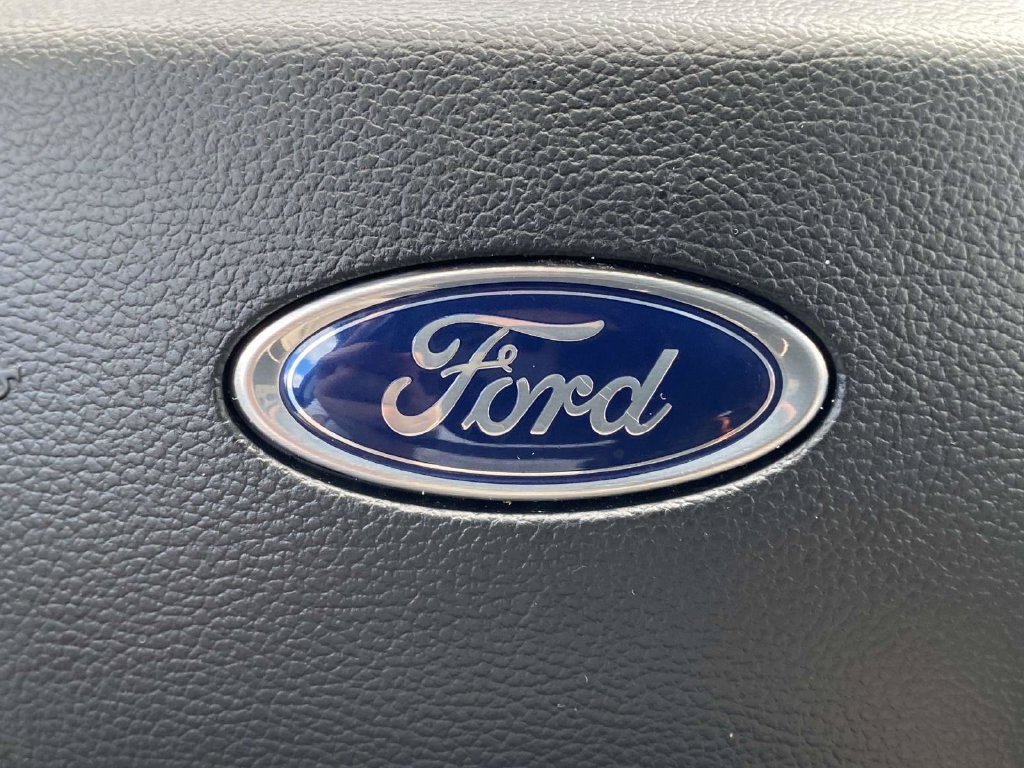 Used 2023 Ford Explorer XLT w/ Equipment Group 202A RWD image 35
