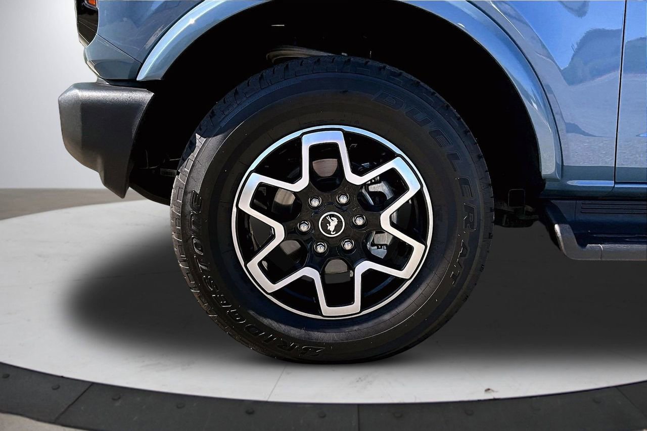 Used 2025 Ford Bronco Outer Banks AWD/4WD image 32