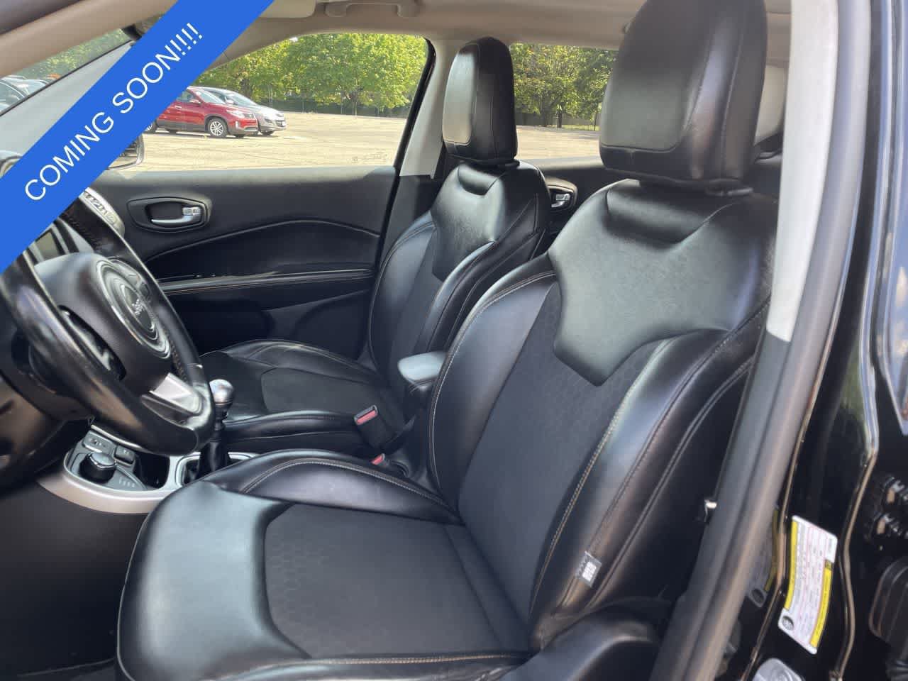 Used 2018 Jeep Compass Latitude w/ Cold Weather Group AWD/4WD image 12