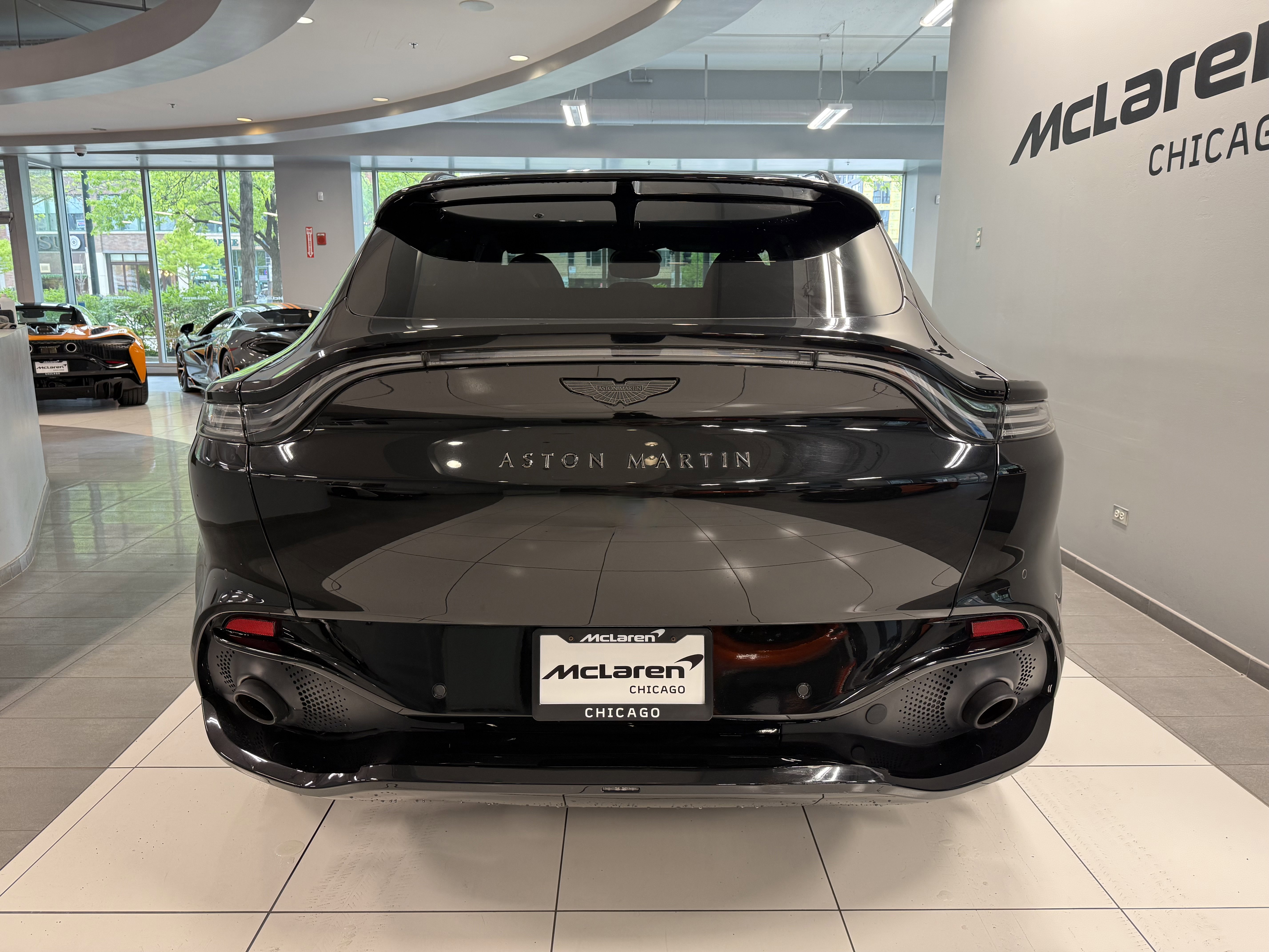 Used 2021 Aston Martin DBX AWD/4WD image 3