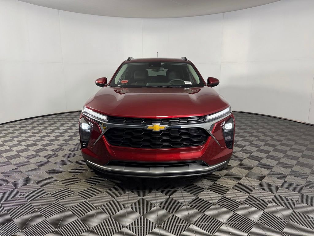 Used 2025 Chevrolet Trax LT image 9