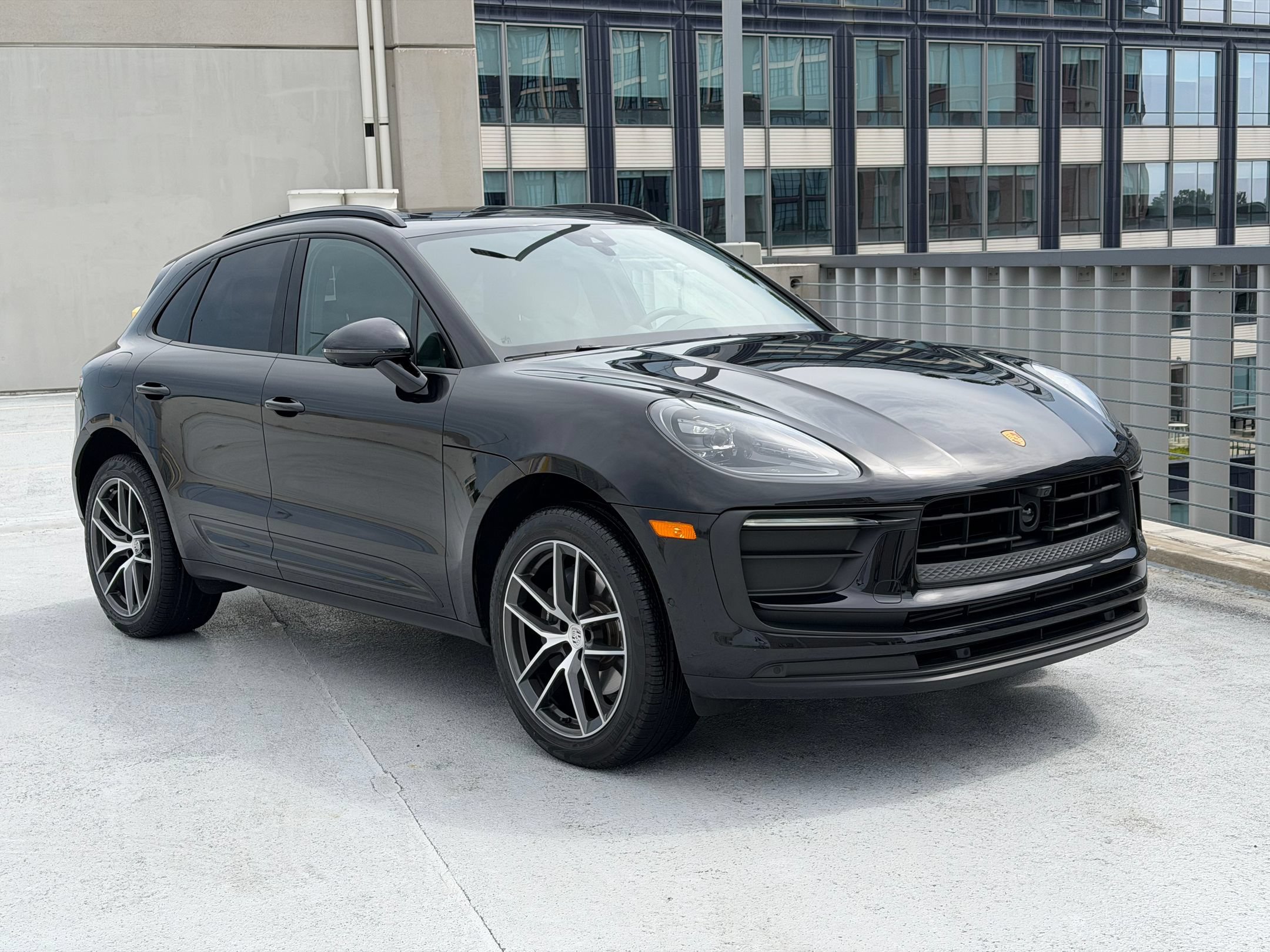 Certified 2026 Porsche Macan AWD/4WD image 7