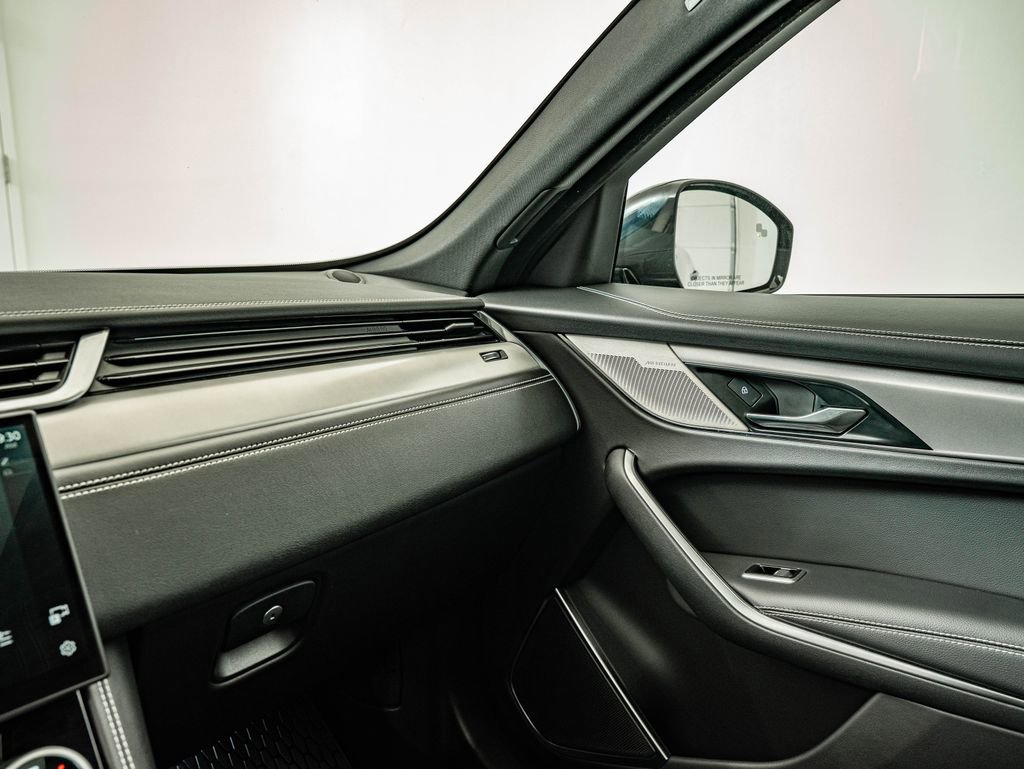 Certified 2025 Jaguar F-PACE R-Dynamic S AWD/4WD image 26