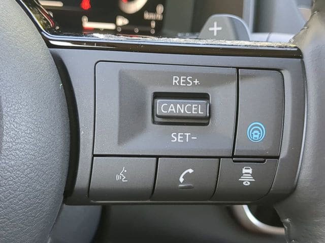 Used 2023 Nissan Rogue Platinum w/ Platinum Premium Package AWD/4WD image 26
