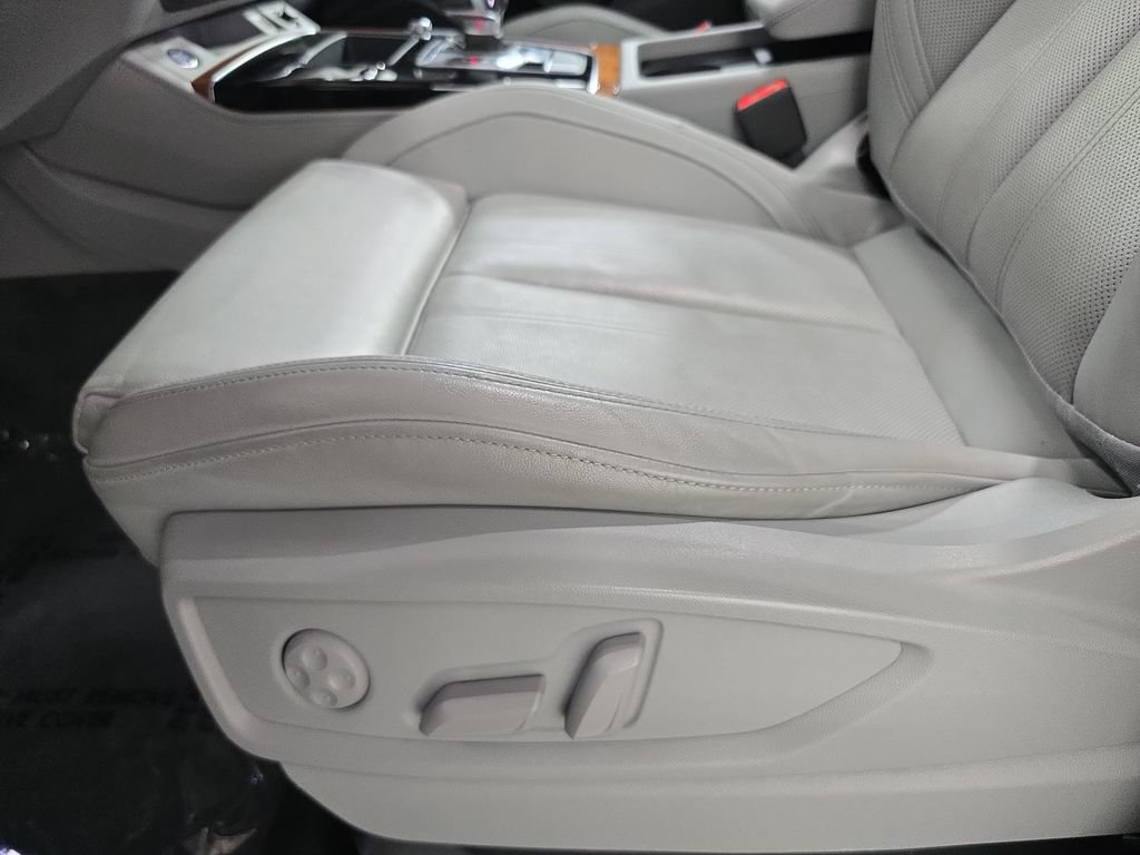 Used 2023 Audi Q5 2.0T Premium Plus w/ Premium Plus Package AWD/4WD image 23