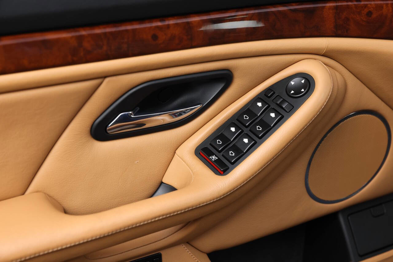 Used 2002 BMW M5 image 96