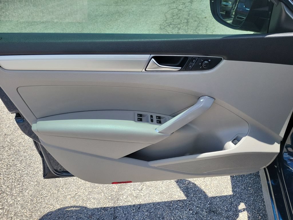 Used 2019 Volkswagen Passat 2.0T Wolfsburg w/ Wheels & Sunroof Package FWD image 15