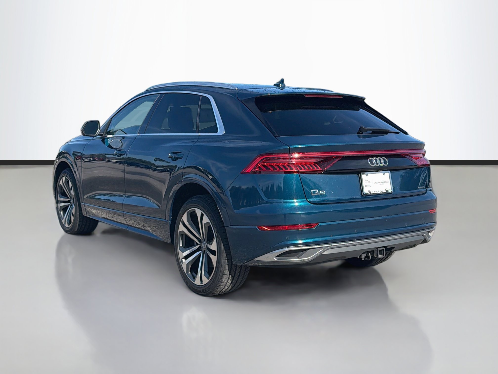 Used 2019 Audi Q8 Premium Plus AWD/4WD image 3