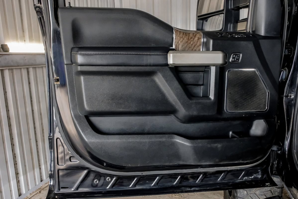 Used 2019 Ford F250 Lariat w/ Lariat Ultimate Package AWD/4WD image 43
