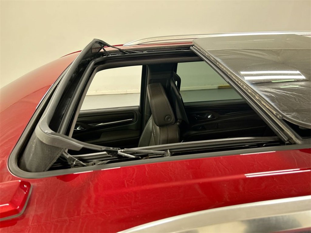 Used 2022 GMC Yukon XL Denali w/ Denali Ultimate Package image 19