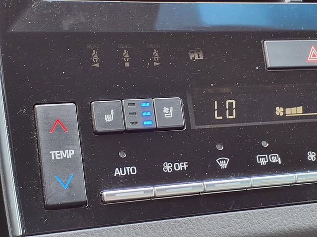 Used 2019 Toyota Avalon Limited image 14