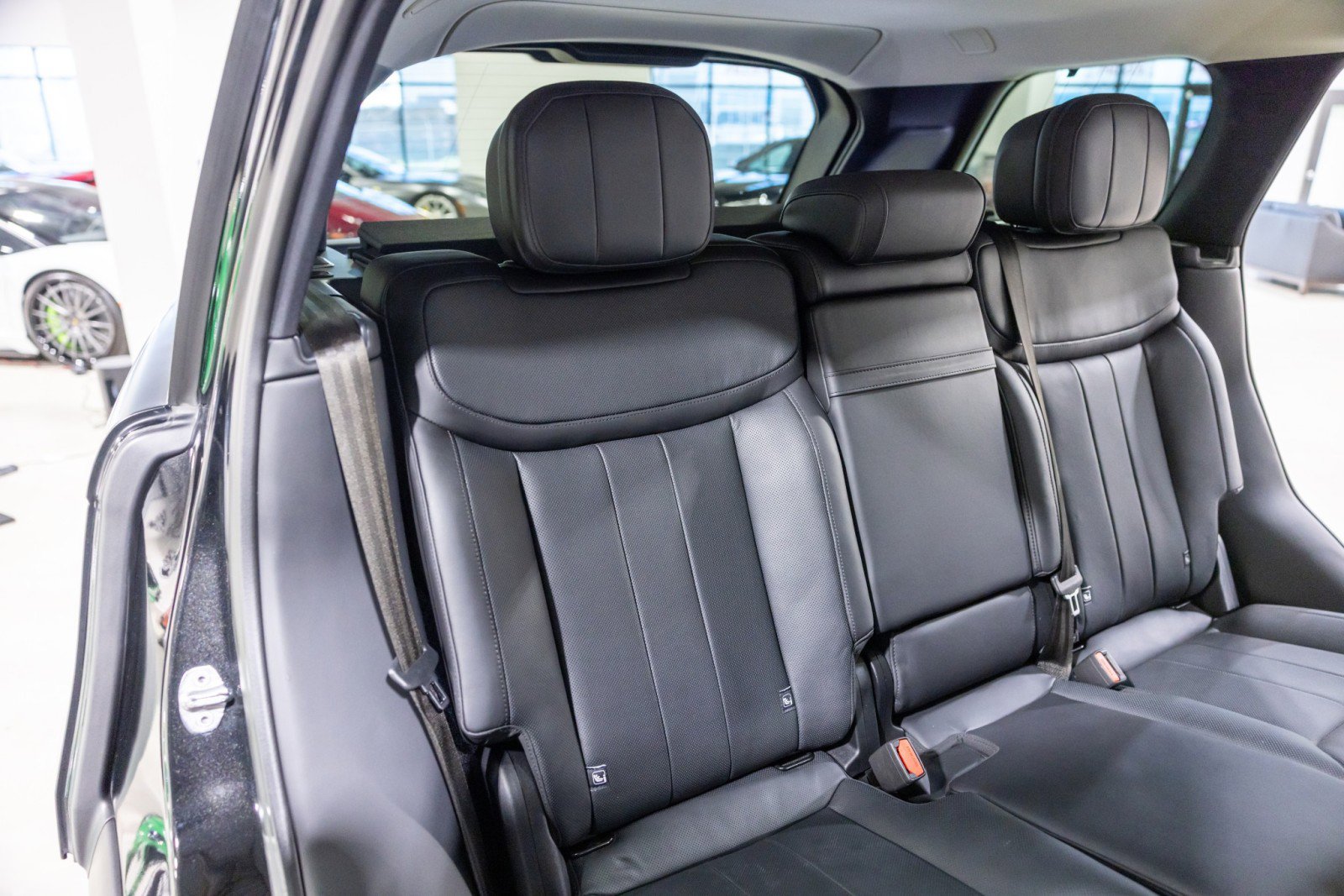 Used 2023 Land Rover Range Rover SE image 31