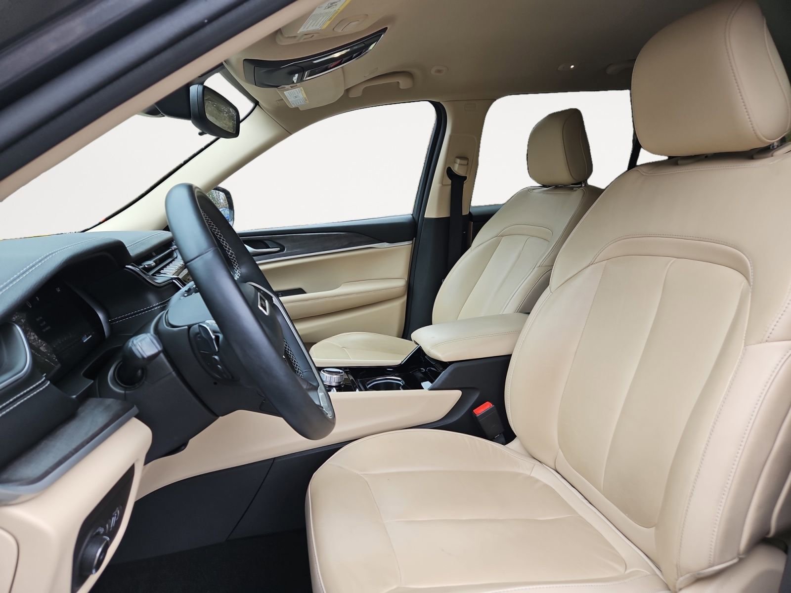 Used 2022 Jeep Grand Cherokee L Limited image 9