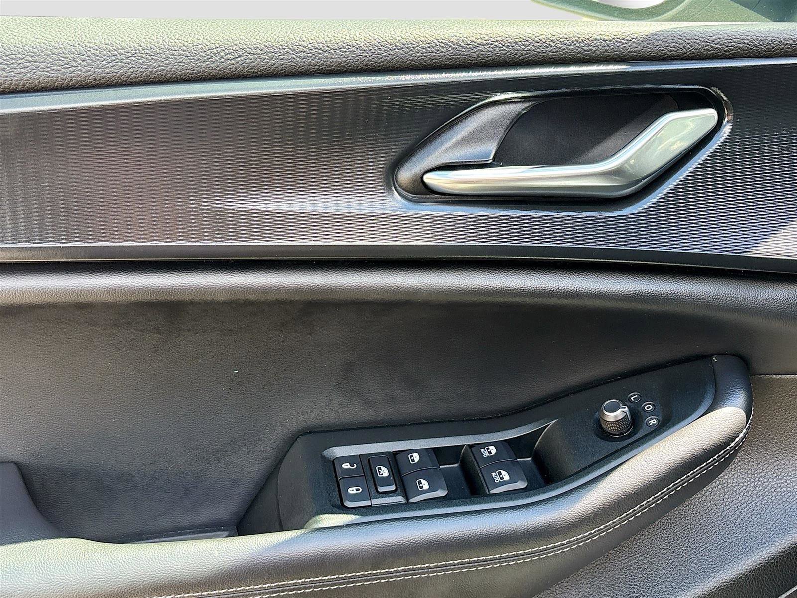 Used 2024 Jeep Grand Cherokee L Laredo image 19